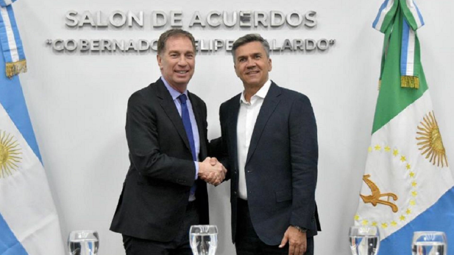 El jefe de Gabinete, Diego Santilli, junto al gobernador radical Leandro Zdero