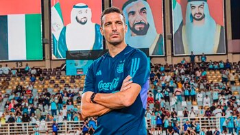 Scaloni, en Abu Dhabo, donde