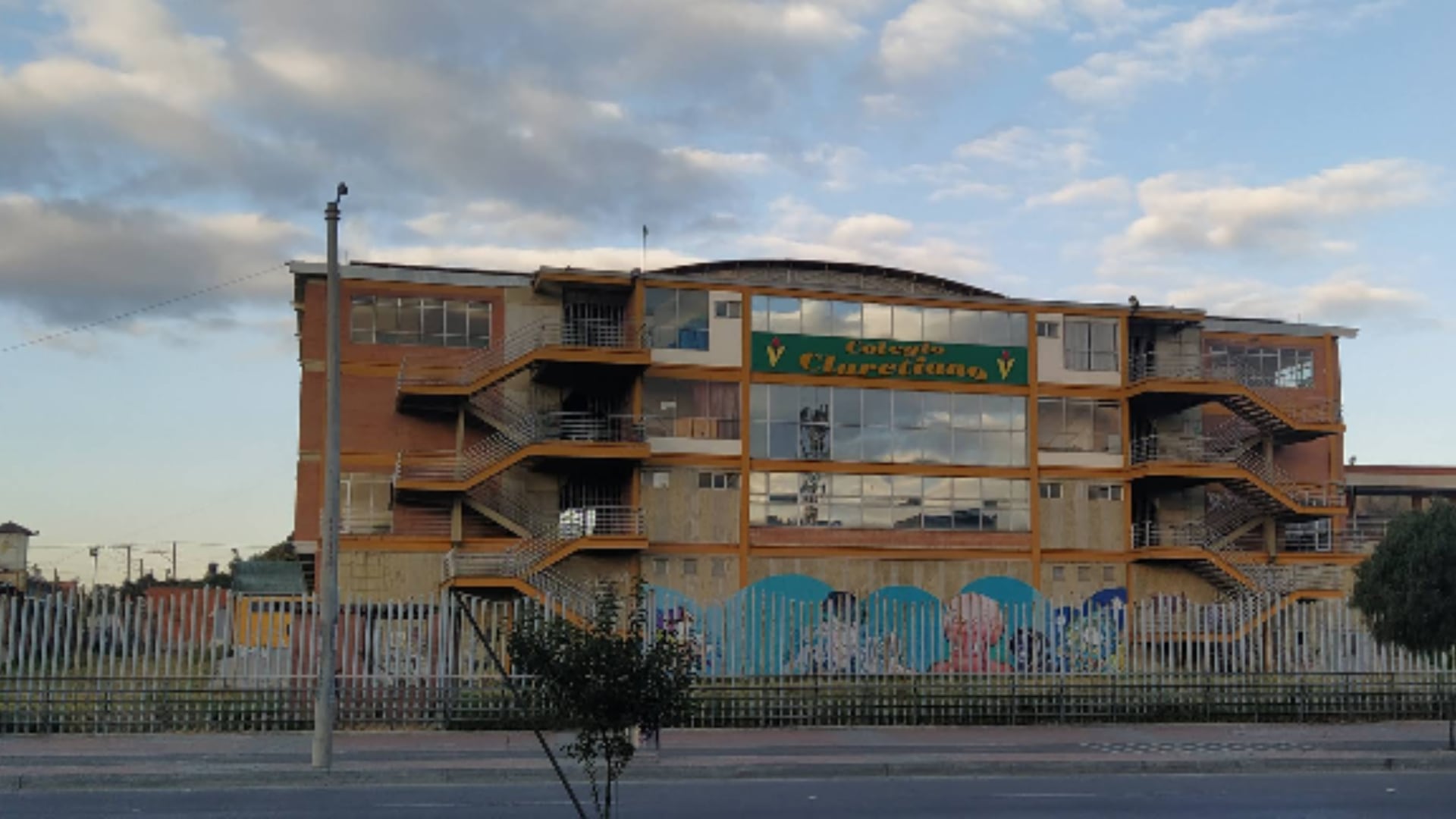 Colegio El Claretiano de Bosa. Una menor habría sido abusada por uno de los trabajadores - crédito Google Maps