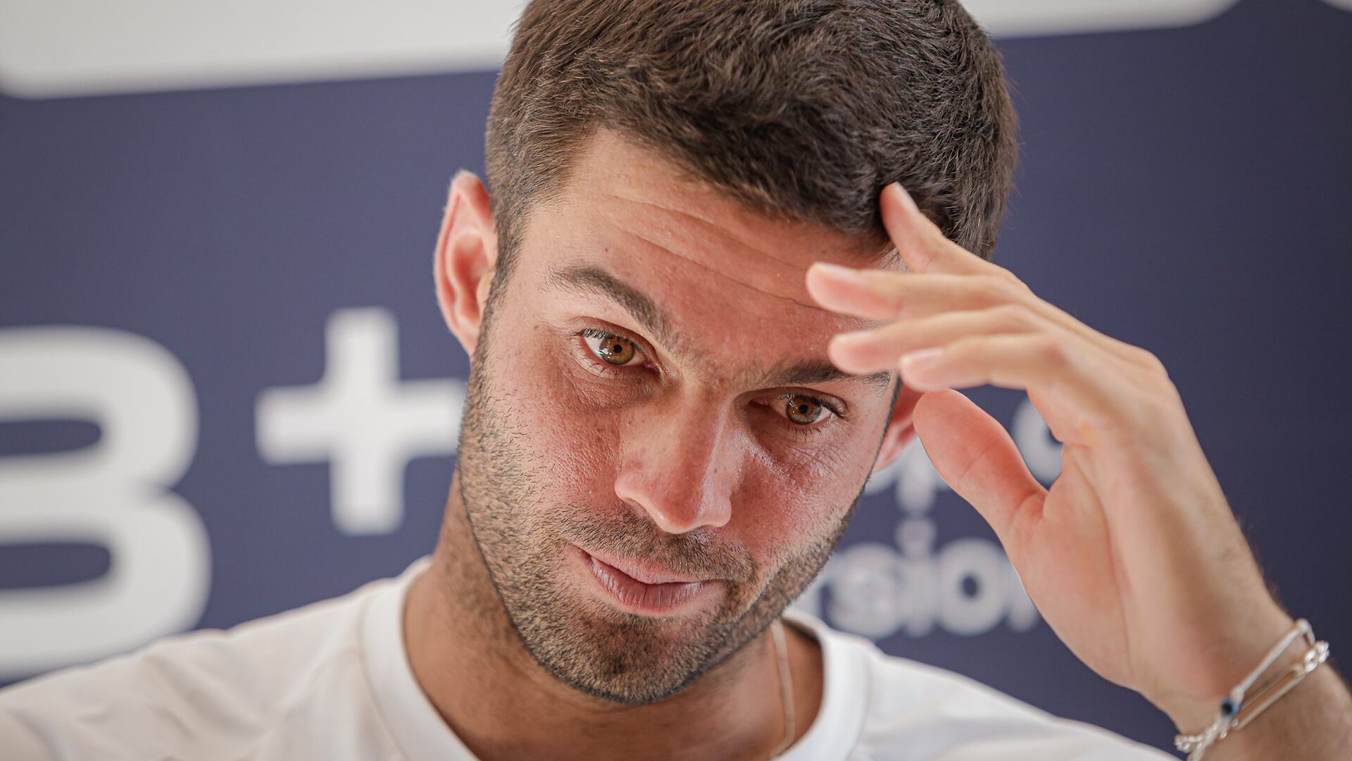 Momneto de reflexión para Facundo Díaz Acosta tras su conquista en el AAT Challenger Tigre II (Crédito: Prensa AAT)