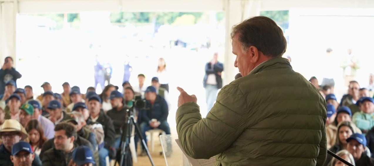 El ministro de Agricultura, Indalecio Dangond, lideró la jornada de diálogo con cultivadores y representantes del sector en Villapinzón, Cundinamarca. - crédito minagricultura