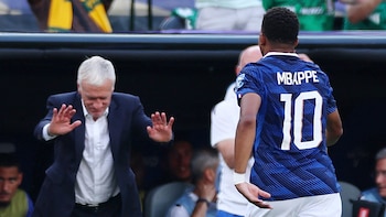 Los elogios de Deschamps y Mbappé a Paraguay y su “ADN sudamericano” tras la clasificación de Francia a octavos del Mundial: “Son duros”
