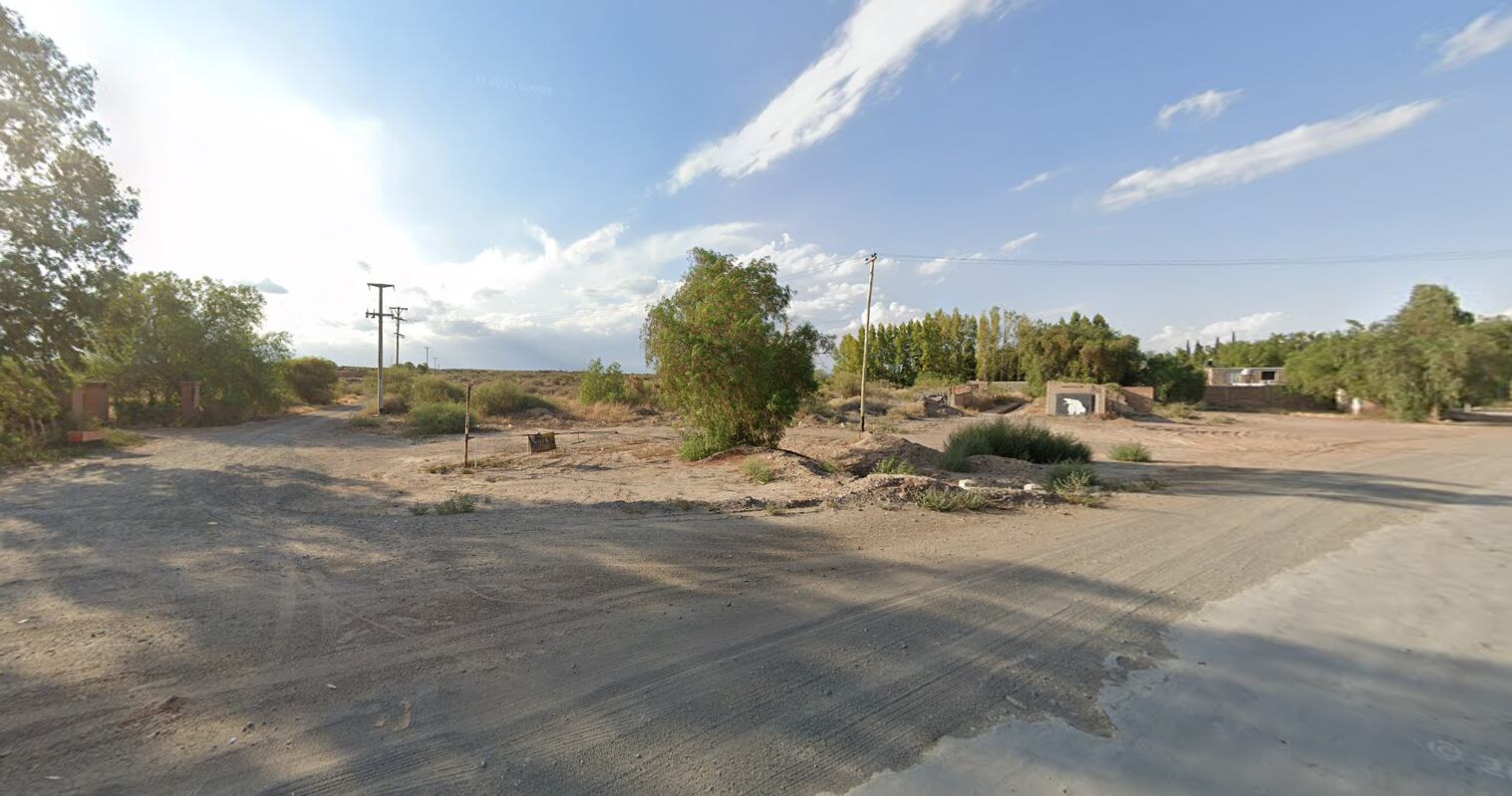El cruce de la Ruta 40 y la calle San Ramón, donde se encontraban los padres y vecinos de la joven