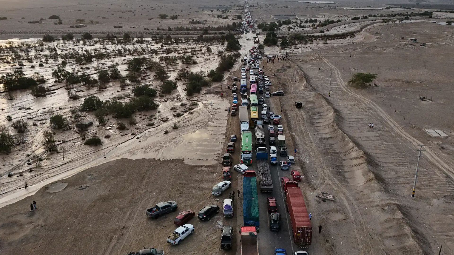 Provincias como Arequipa, Ica y Amazonas sufren bloqueos de vías, daños en servicios y pérdidas económicas. (Foto: Andina)