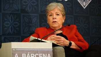 Médica mexicana no puede salir