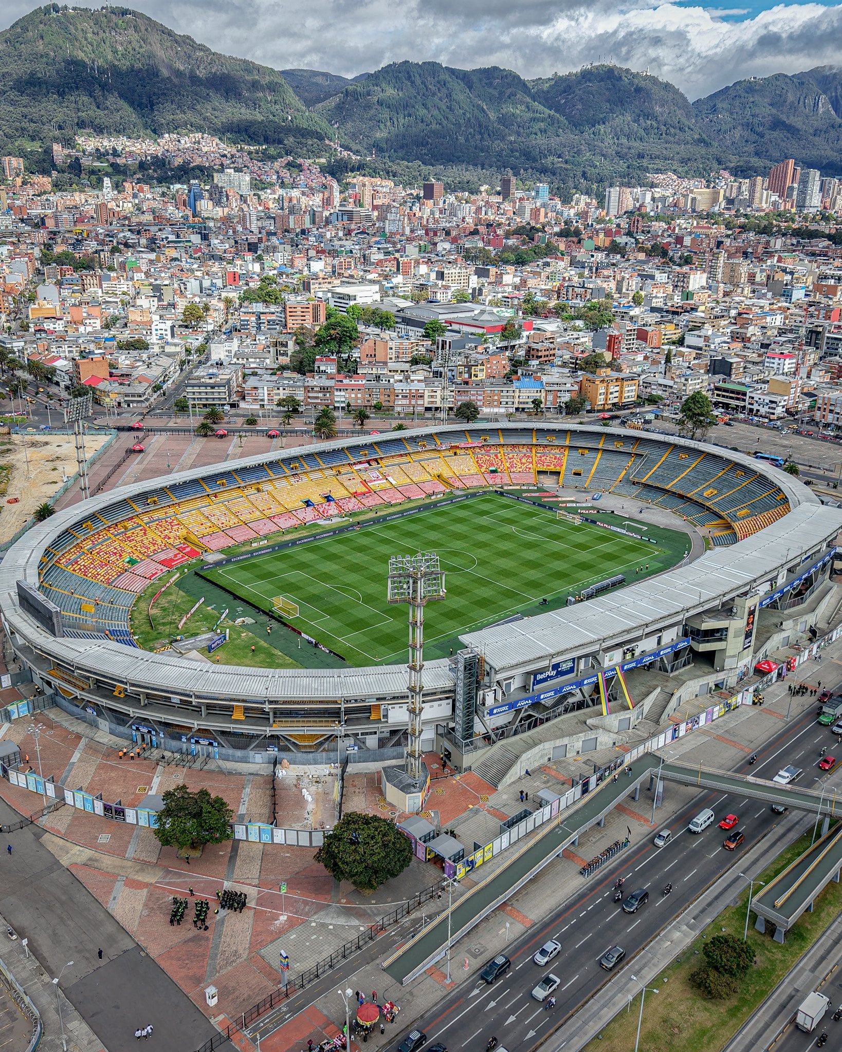 El estadio El Campín se encuentra en buenas condiciones para el compromiso Santa Fe vs. América por la Liga BetPlay - crédito Santa Fe