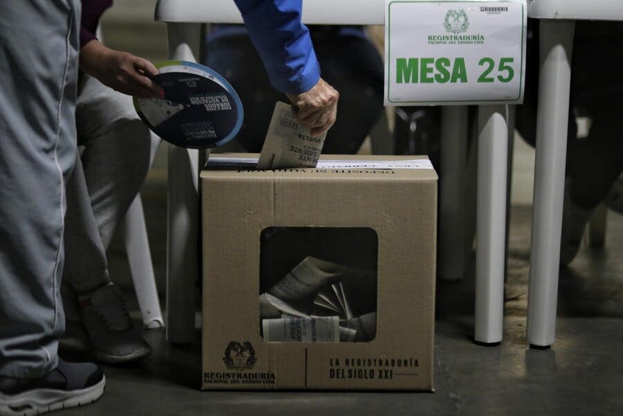 La Secretaría de Movilidad recomendó no usar vehículos particulares para dirigirse a los puntos de votación para evitar congestiones - crédito archivo Mariano Vimos/Colprensa