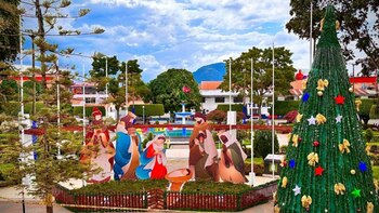 Familias peruanas se reúnen para