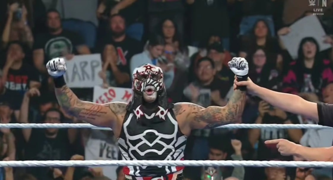 El mexicano liquidó a su rival con una combinación de movimientos letales, consolidando una de sus mejores noches en WWE.