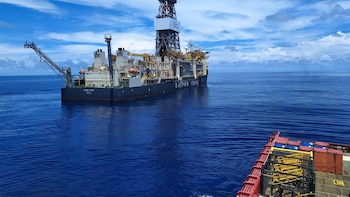 El petróleo cae y las Bolsas europeas apuntan a subidas por la esperanza de nuevas conversaciones de paz