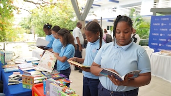 Asociaciones convocaron una consulta nacional para revisar una reforma educativa en República Dominicana