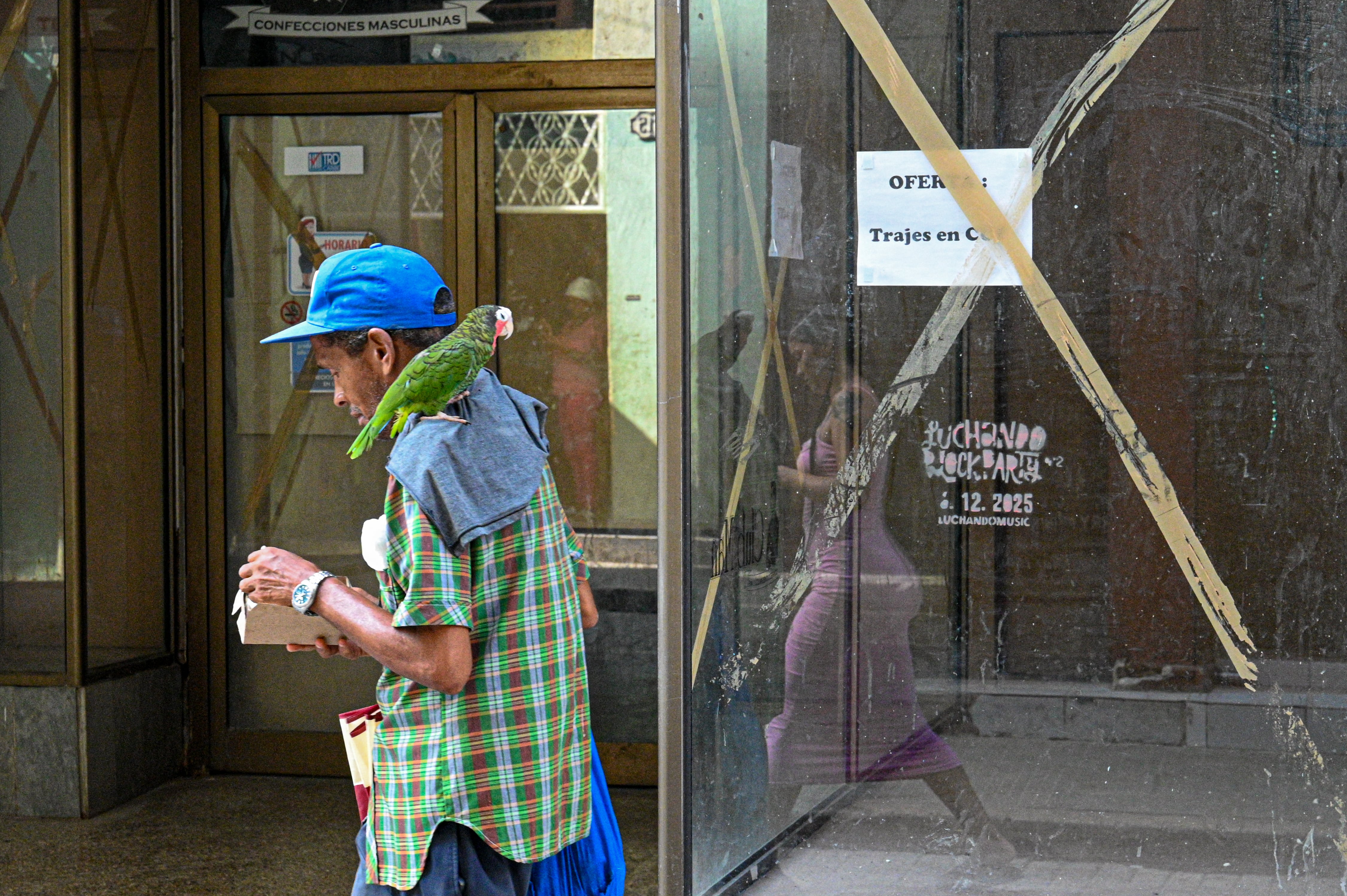Muchos restaurantes han cerrado temporal o definitivamente ante la poca afluencia. (Infobae Cuba/ ADALBERTO ROQUE / AFP)