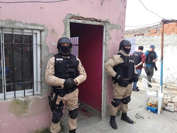 Allanamientos simultáneos en Rosario que
