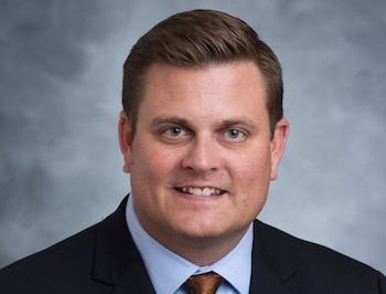 El asesinato de Brian Thompson, director ejecutivo de UnitedHealthcare, ocurrió el 4 de diciembre de 2024 en Manhattan y generó conmoción en la opinión pública estadounidense (UnitedHealth Group)
