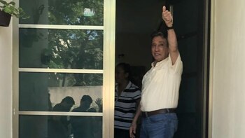 El ex político levantó un