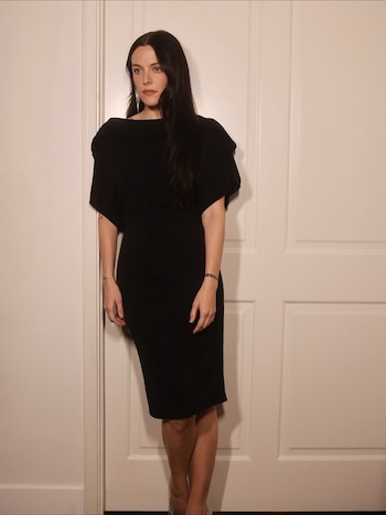 Vestido negro Loewe de corte