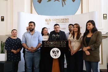 Diputados oficialistas presentan iniciativa de Ley para ampliar días de descanso