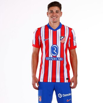 Julián Álvarez con la camiseta