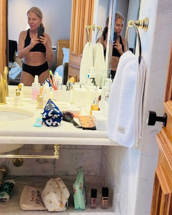 La actriz se mostró sin