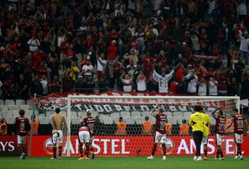 Flamengo venció a Corinthians en San Pablo y quedó a un paso de las semifinales de la Copa Libertadores (REUTERS/Carla Carniel)