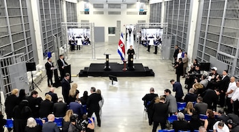 Costa Rica inauguró este 14 de octubre de 2026 el Centro de Alta Contención contra el Crimen Organizado (CACCO), una megacárcel destinada a albergar a los delincuentes considerados más peligrosos del país. Crédito: Captura video Presidencia de la República