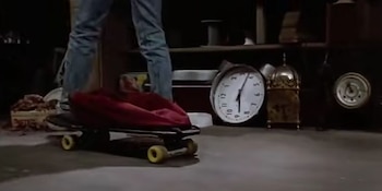 Un pequeño reloj en el