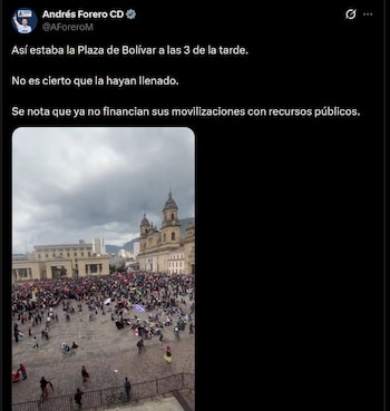 Plaza de Bolívar con baja asistencia de manifestantes hacia las 3:00 p.m. de este 14 de octubre, según video difundido por el senador Andrés Forero - crédito @AForeroM / X