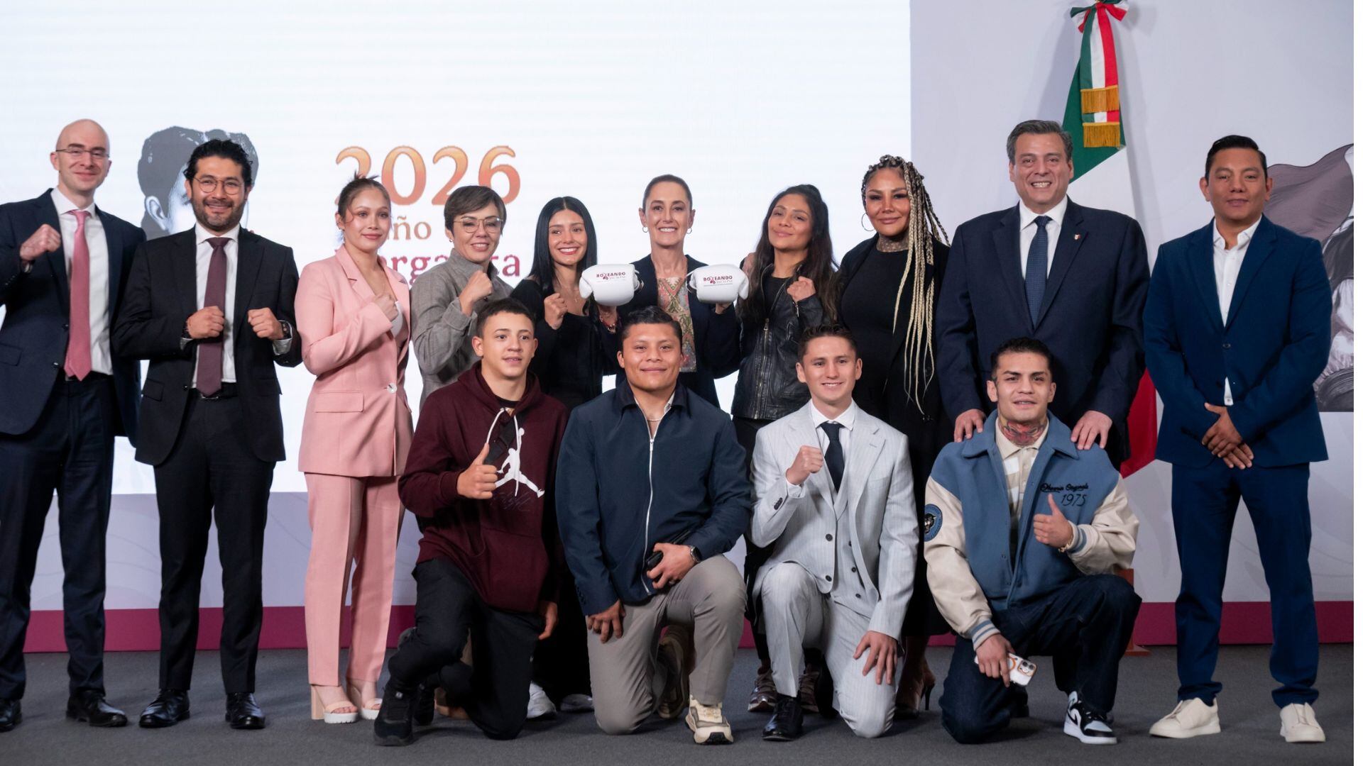 Boxeadores mexicanos promovieron el programa