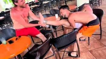 Un partido de ping pong,