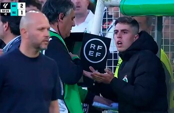 Insólita expulsión a un jugador por pedirle al árbitro que pare el partido