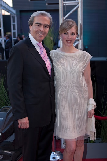 La actríz, Edith Gonzalez y su esposo Lorenzo Lazo, desfilaron una alfombra roja
FOTO: FRANCISCO RODRÍGUEZ /CUARTOSCURO.COM