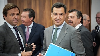 Juanma Moreno fracasa en su primer intento de revalidar su mandato en Andalucía tras el ‘no’ de Vox