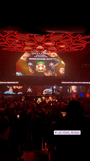 El escudo del Wrexham en