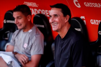 En la imagen, el entrenador