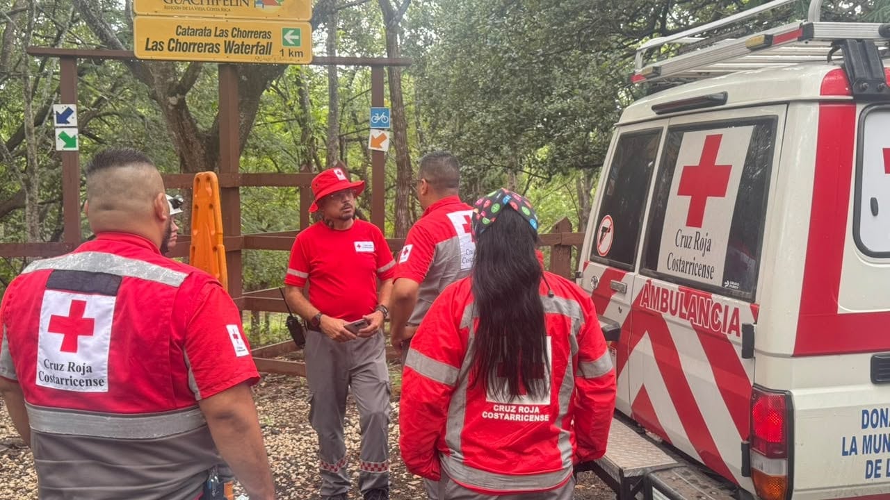 El Área de Conservación Guanacaste aclaró que el incidente no ocurrió dentro del Parque Nacional Rincón de la Vieja ni en el Sector Pailas. (Cortesía: Cruz Roja Costarricense)