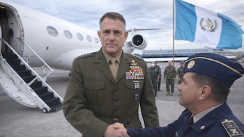 El comandante de SOUTHCOM Francis Donovan llega a Guatemala para reforzar la cooperación en seguridad