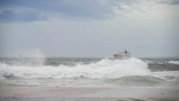 Abril empieza con 4 CCAA en aviso por viento y olas, y Canarias con calima