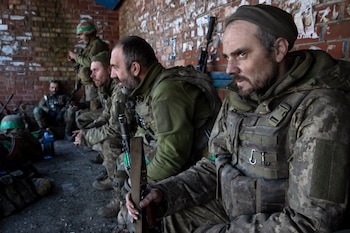 Soldados al oeste de Bakhmut.