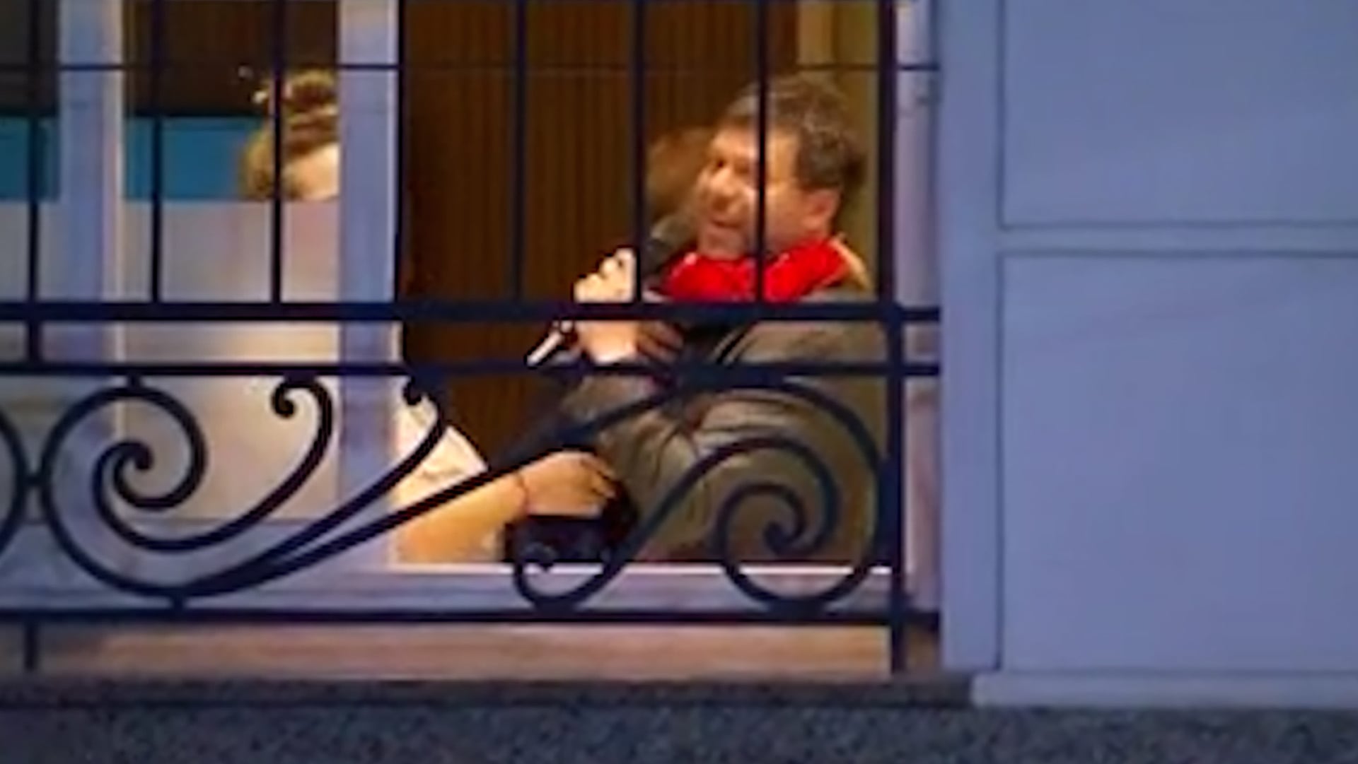 La rápida recuperación del mini Hombre Araña alivió al equipo de Buenas noches Familia y a la audiencia de El Trece en vivo.