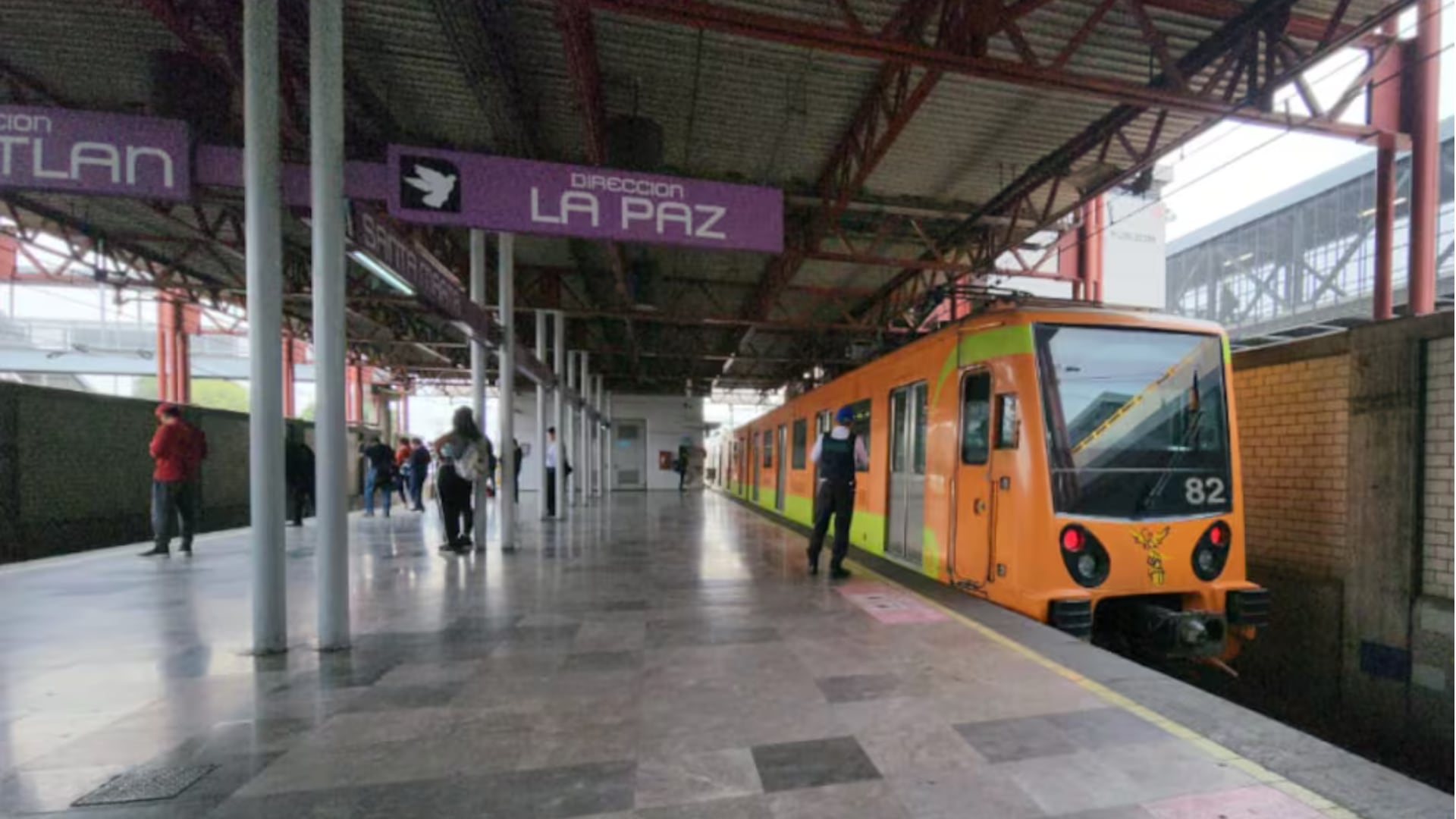 ¿Qué pasa en el Metro y Metrobús hoy 20 de julio? Se suspende servicio en Línea A por inundación de las vías: activan servicio provisional de RTP