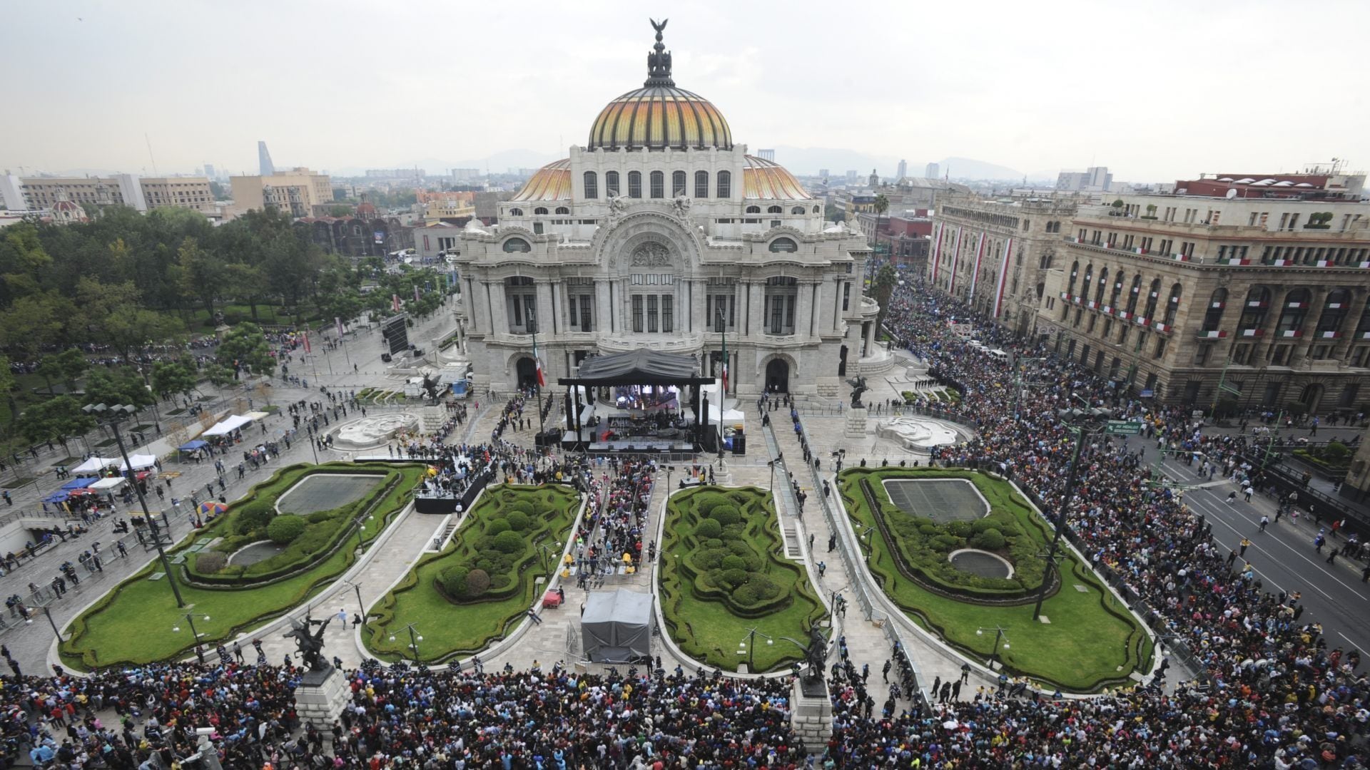 Homenaje a Cuauhtémoc Cárdenas en Bellas Artes: de Juan Gabriel a Frida Kahlo, los personajes que también fueron despedidos allí