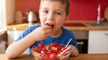 Cáncer y otros daños a la salud que tiene en los niños el colorante Rojo 3 prohibido por la Cofepris