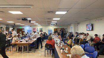 Parte de la oposición se