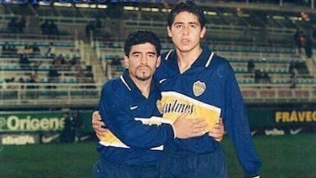 Juan Román Riquelme reemplazó a Diego Maradona en el último partido que jugó el Pelusa como futbolista profesional
