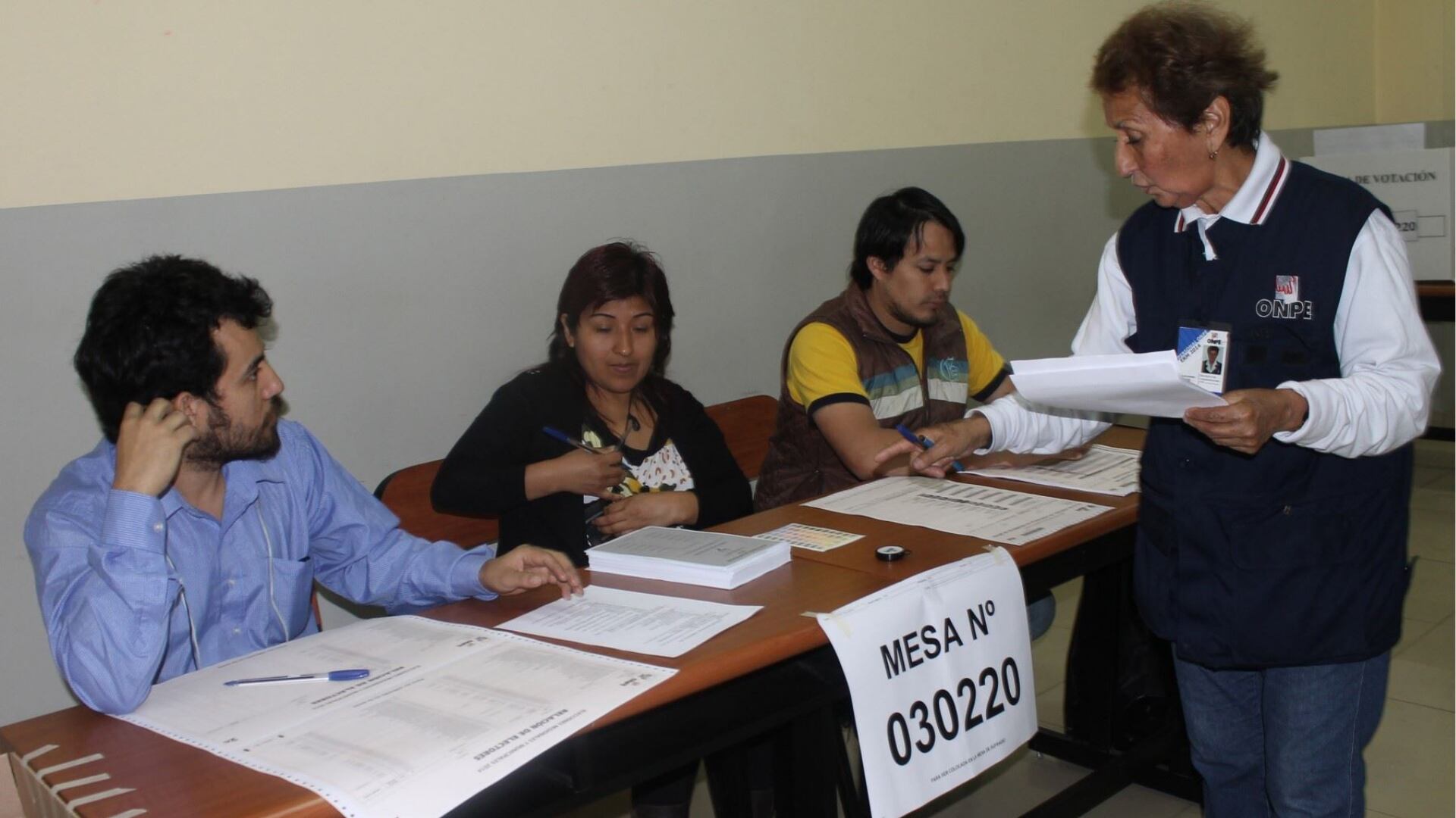 ONPE recuerda que miembros de mesa deben cumplir su función tras vencerse plazo para presentar excusas. (Foto: Agencia Andina)