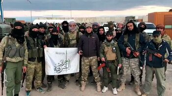 Miembros de Ahrar al-Sharqiya muestran