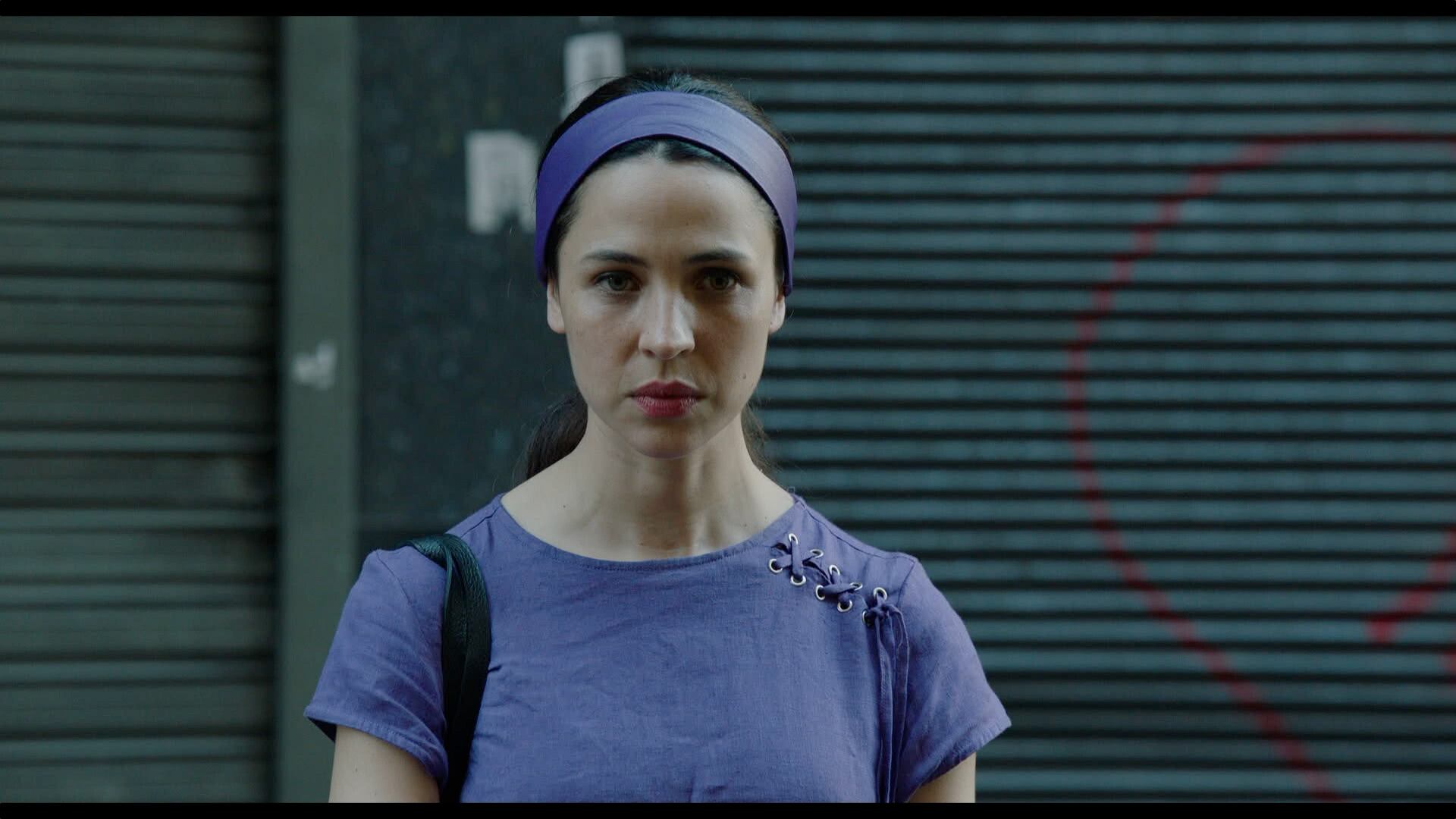 A su regreso a Buenos Aires, Lina ya no será la misma persona. Algo en su interior se quebró.