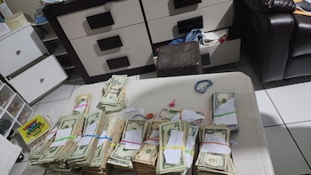 El Salvador: la Fiscalía y la policía desarticulan red acusada de desviar fondos con canjes ilegales