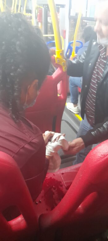 En la imagen, la mujer