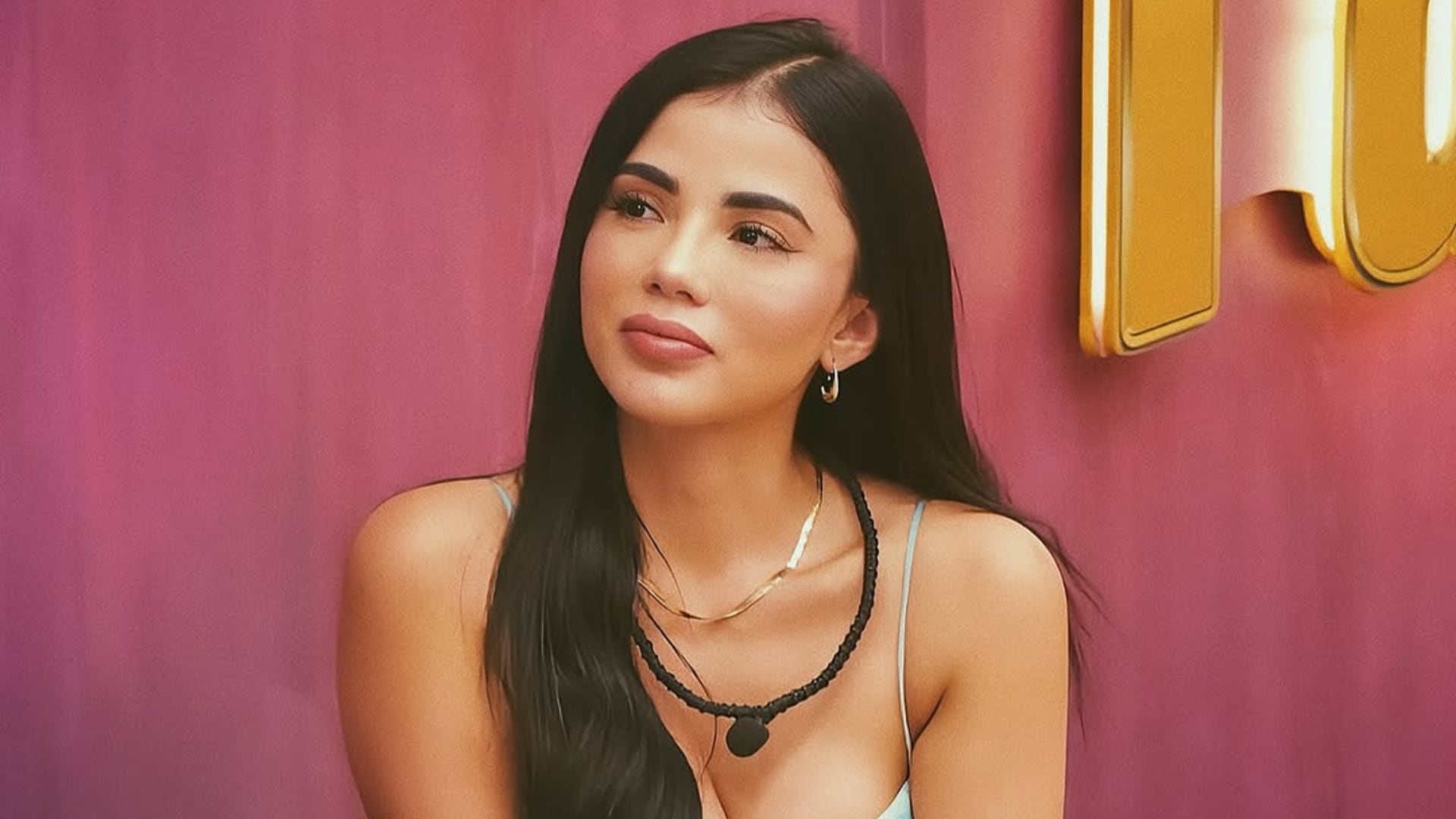 Madre denuncia a Karina García por grabar a su hija menor de edad sin autorización durante una transmisión en vivo